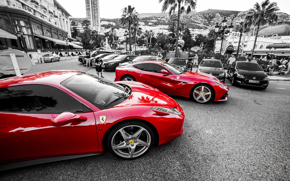 ferrari-elmenyvezetes