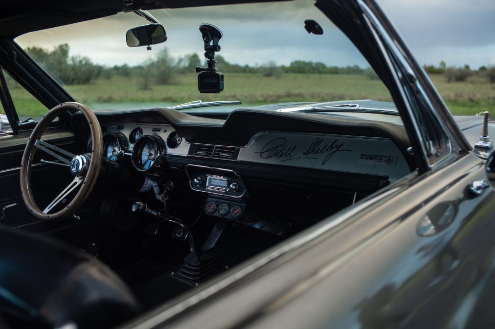 Ford Mustang élményvezetés versenypályán