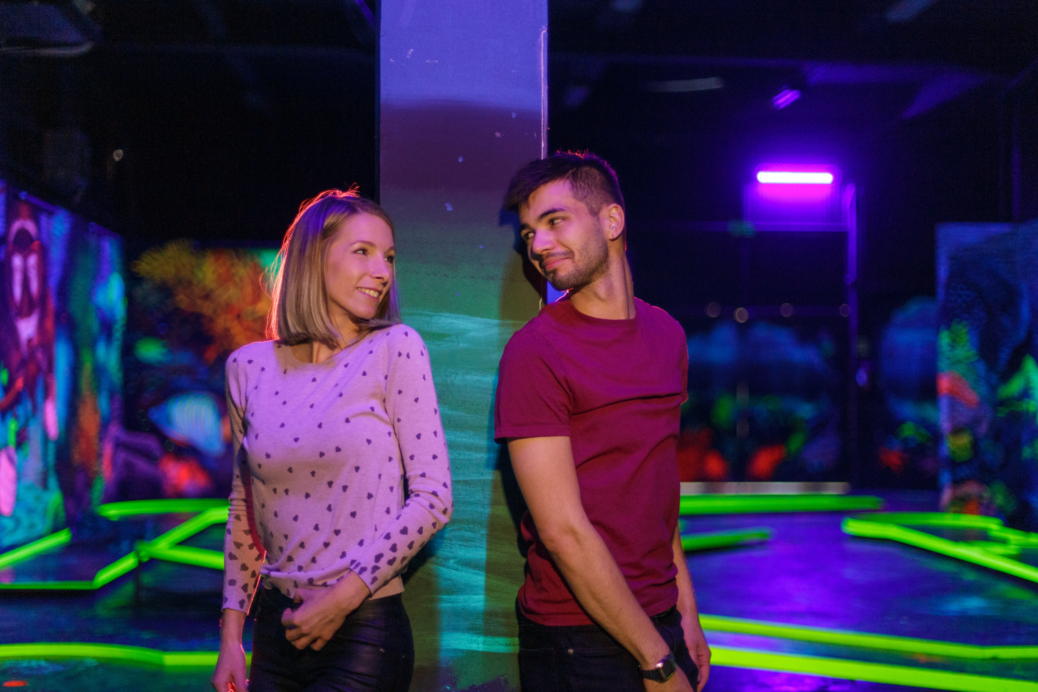 Elegáns élményajándék golfpályán, férfi és nő együtt
